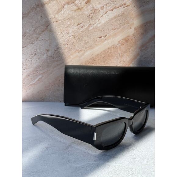 NEW Saint Laurent SL697 Unisex Sunglasses in Black main image 5